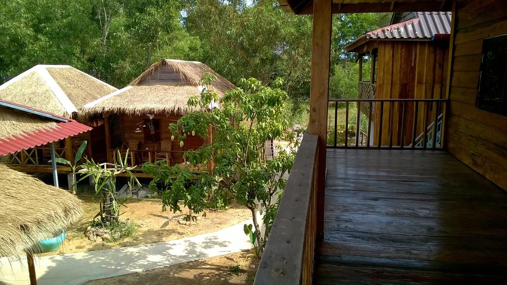 O.m.home & Design Co.ltd Part - 41: Nestled By The Pond In Otres Village, Om Home Offers Accommodation In Sihanoukville. Guests Can Enjoy Drinks At The On-site Bar.